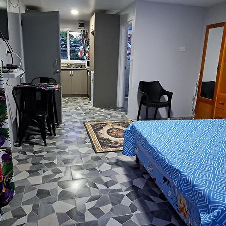 Tropical Almond Haven Bed & Breakfast Suva Bagian luar foto